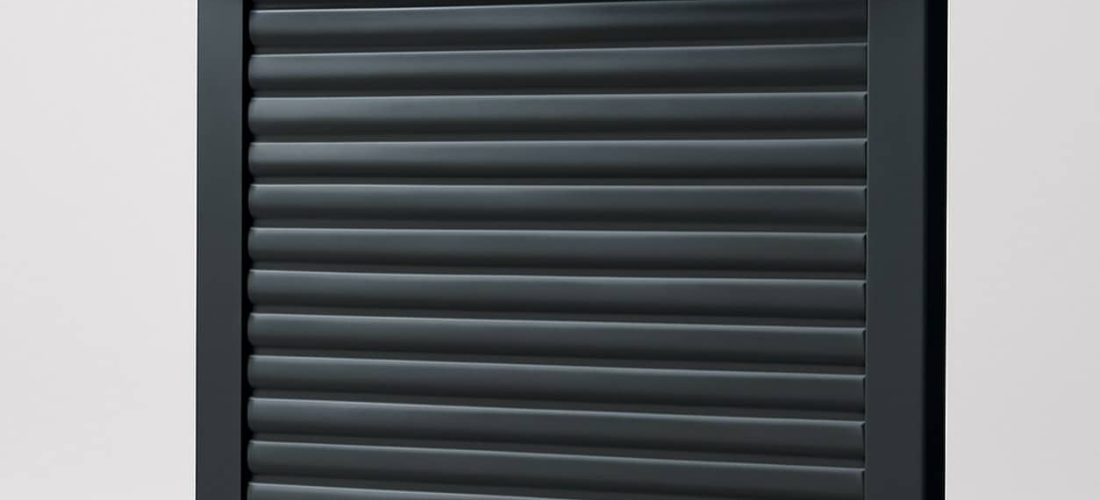 Volet roulant solaire autonome présenté seul